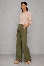 The Icon Classic Wide-Leg Jean — studio_three_quarter — Helena [b9a00913-69e0-4698-ab4c-0be934858b22]